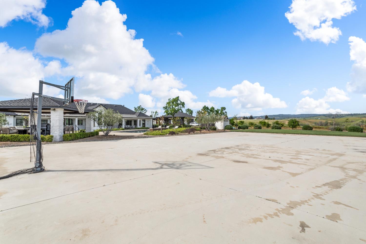 16641 Sonora Rd, Oakdale, CA 95361