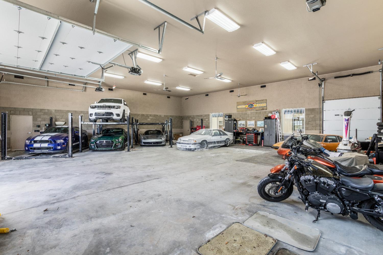 16641 Sonora Rd, Oakdale, CA 95361