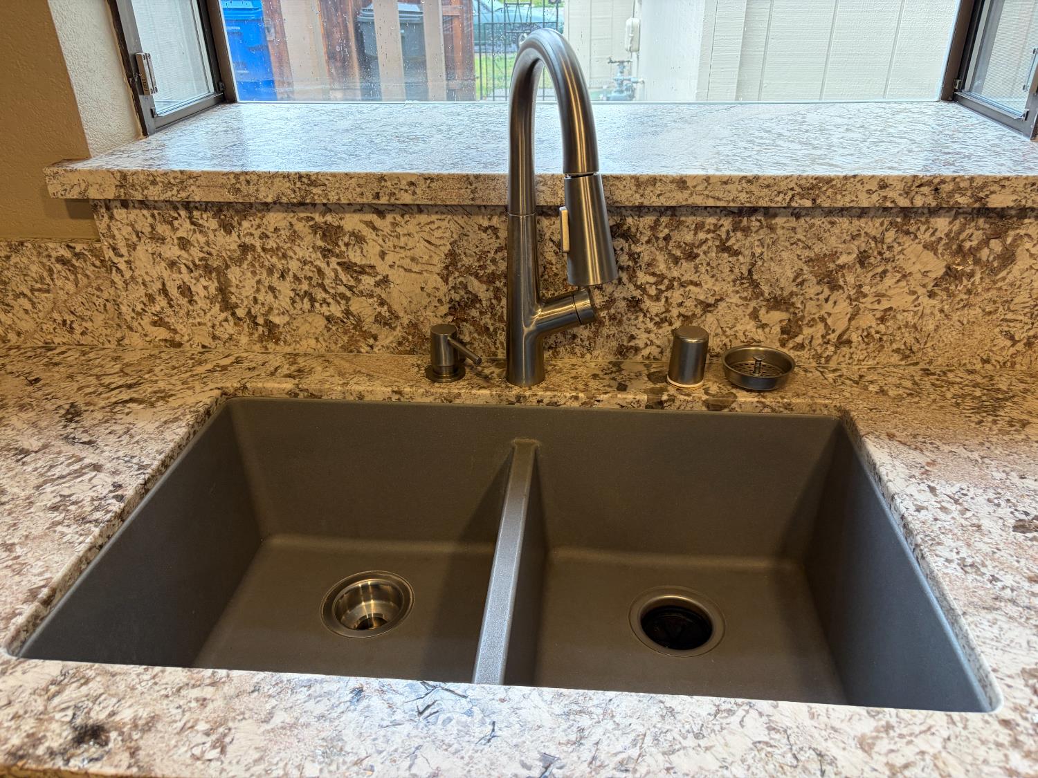 1023 Camphor St, Manteca, CA 95337