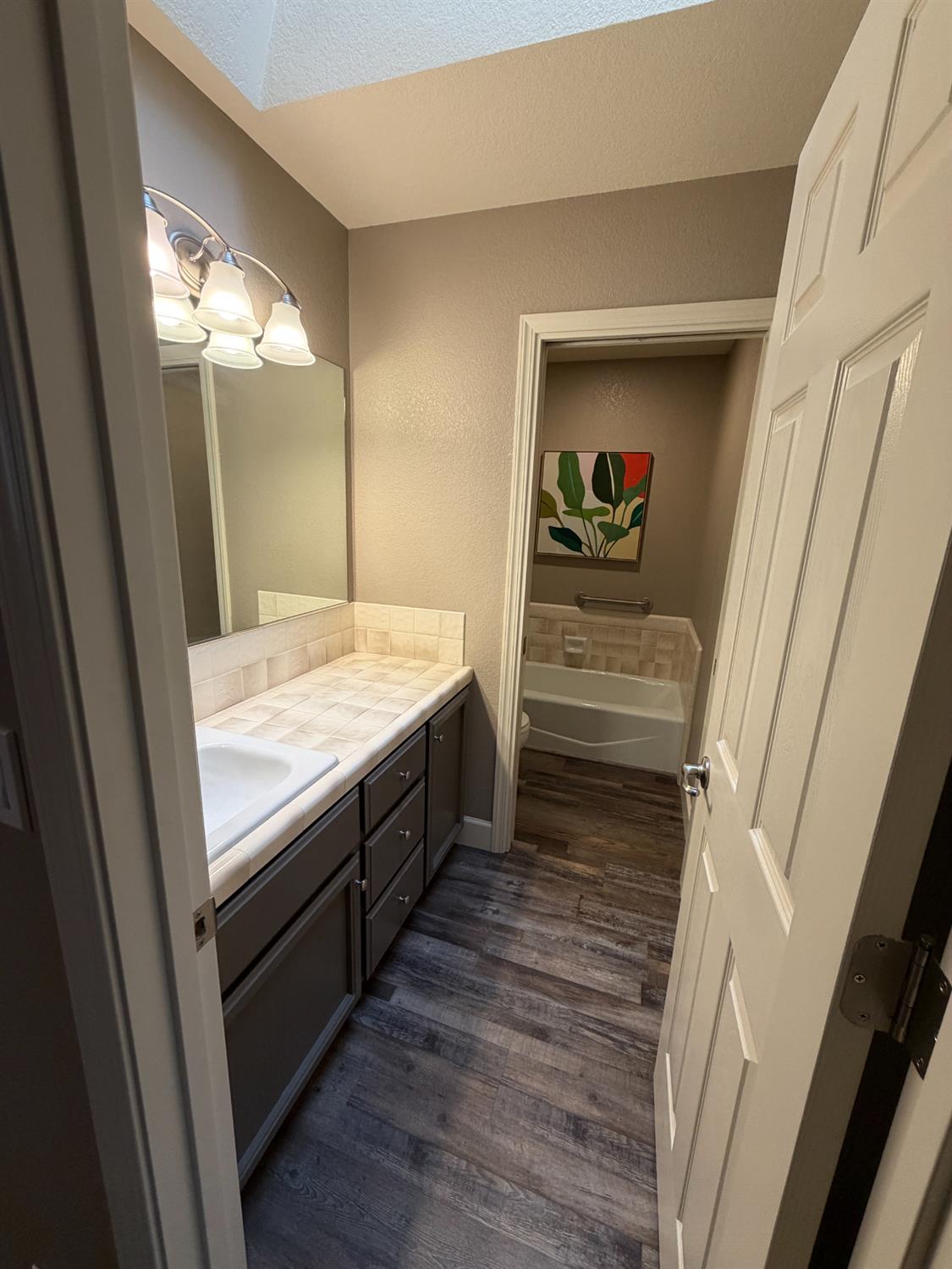 1023 Camphor St, Manteca, CA 95337