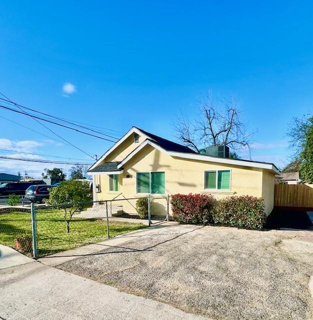 3601 Iowa Ave, Riverbank, CA 95367