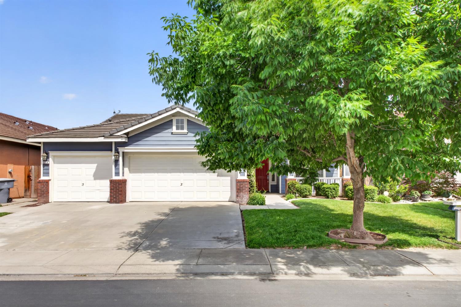 5514 Saxon Way, Riverbank, CA 95367