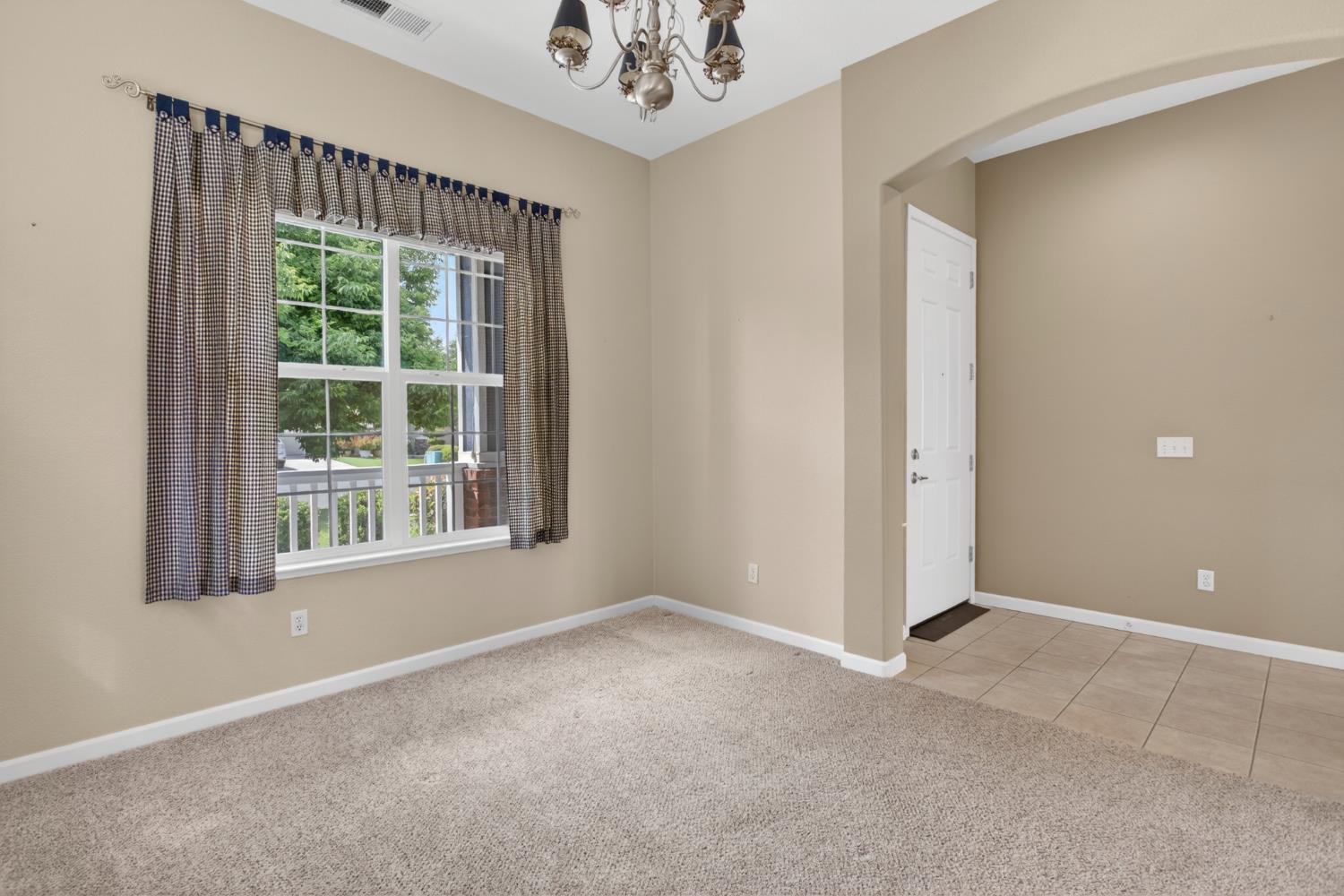 5514 Saxon Way, Riverbank, CA 95367