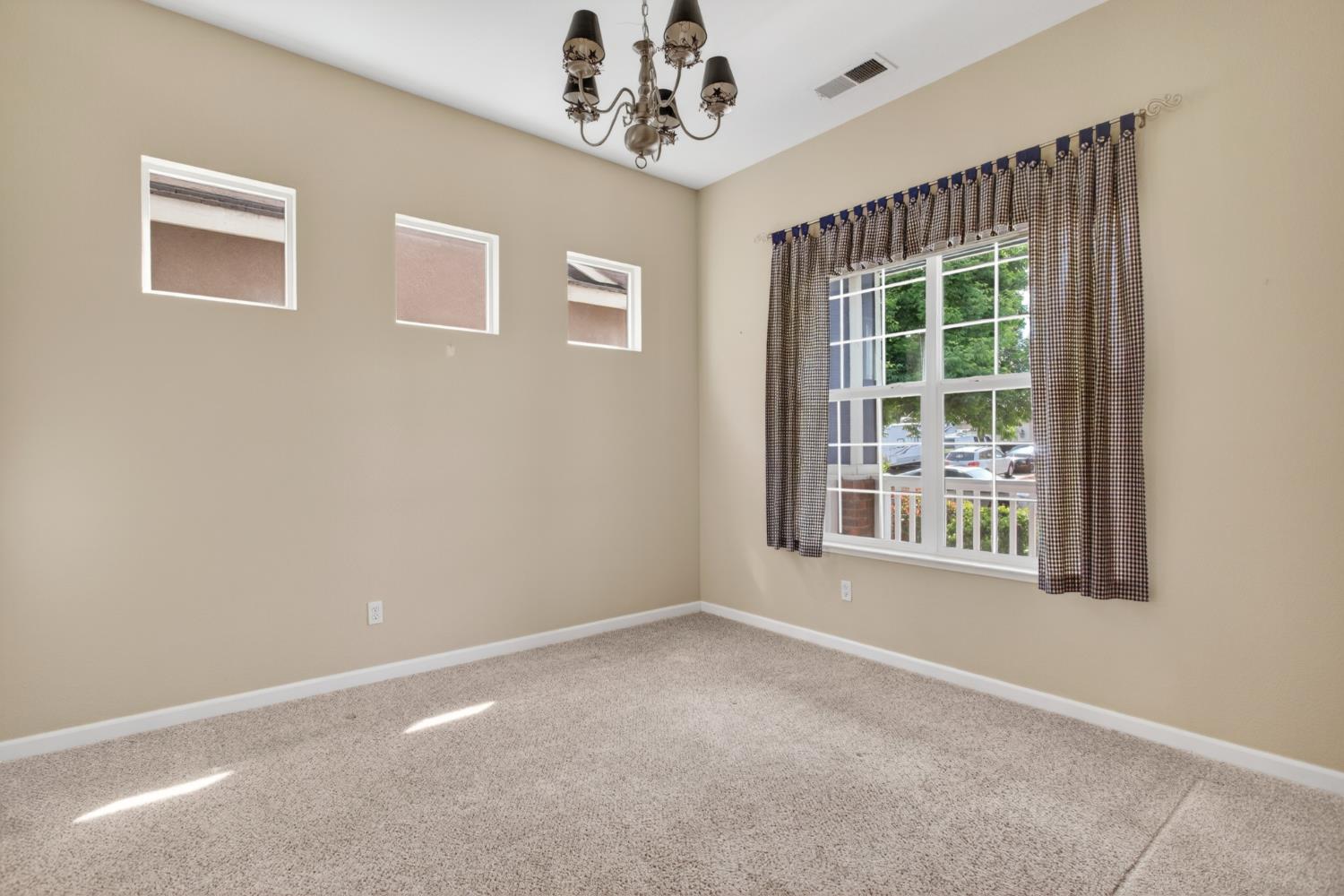 5514 Saxon Way, Riverbank, CA 95367