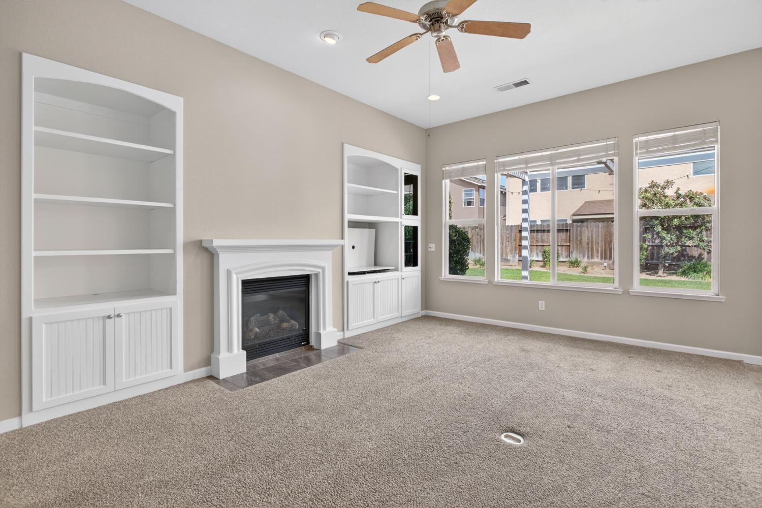 5514 Saxon Way, Riverbank, CA 95367