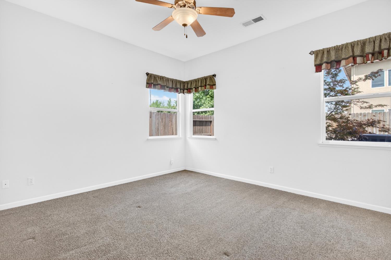 5514 Saxon Way, Riverbank, CA 95367