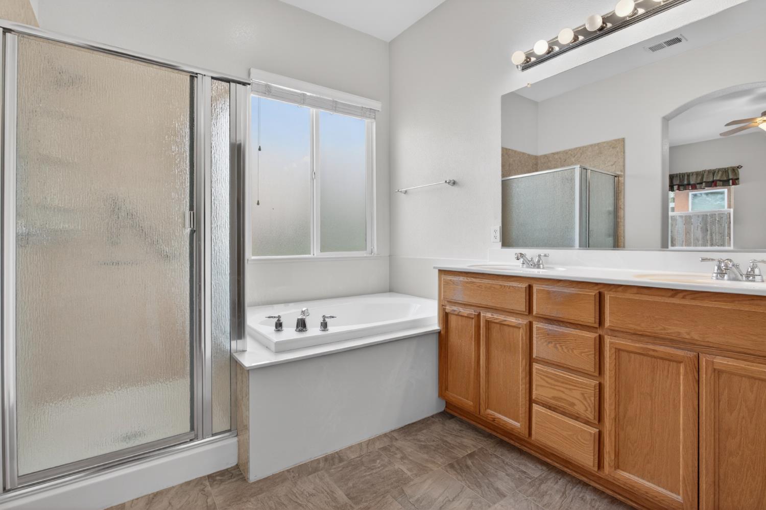 5514 Saxon Way, Riverbank, CA 95367