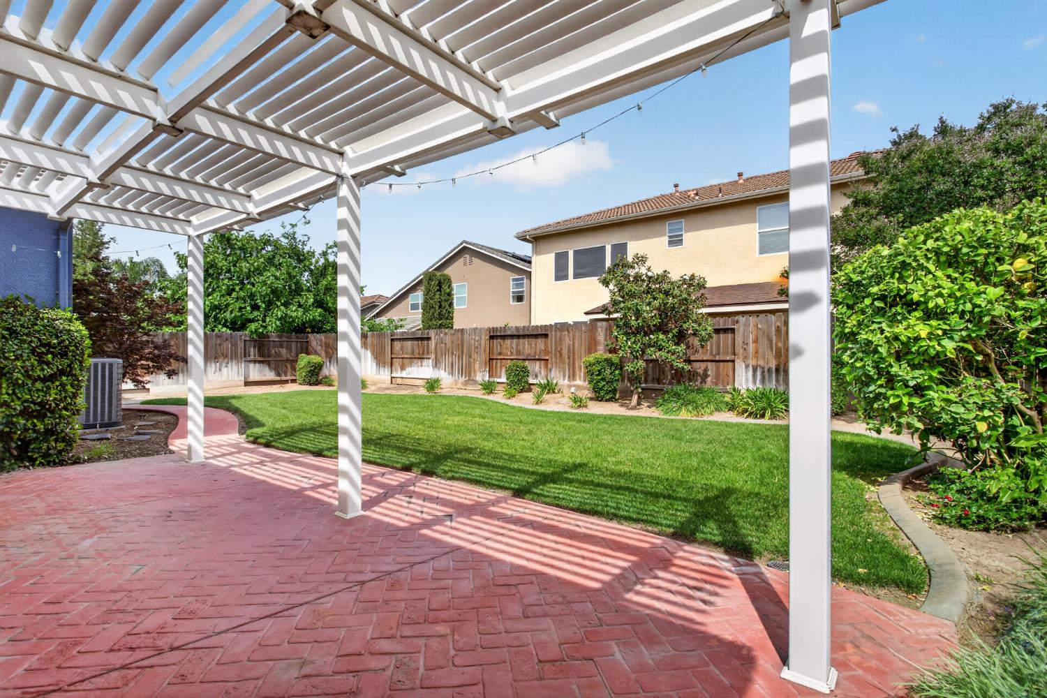 5514 Saxon Way, Riverbank, CA 95367
