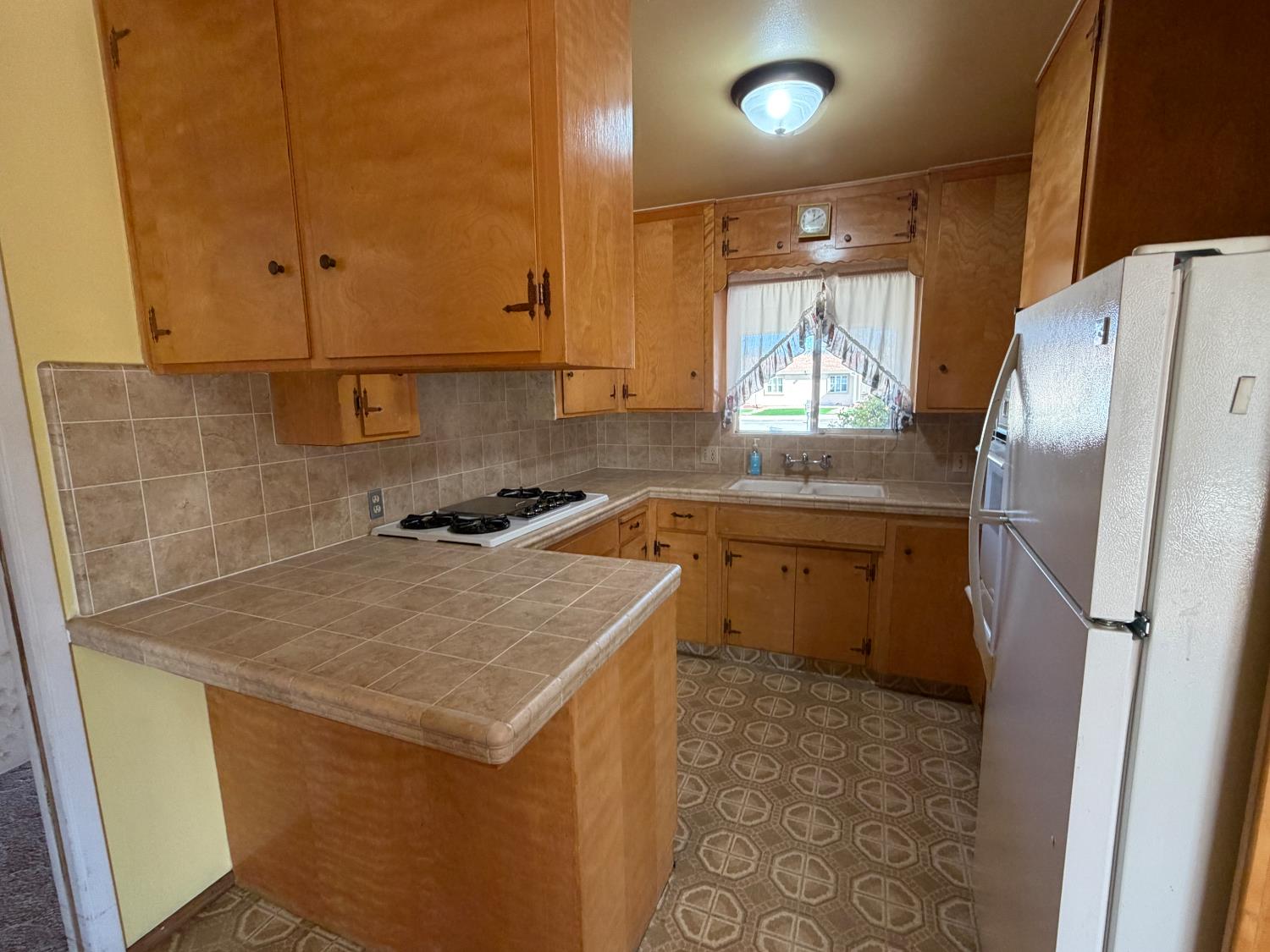 108 N 6th St, Patterson, CA 95363