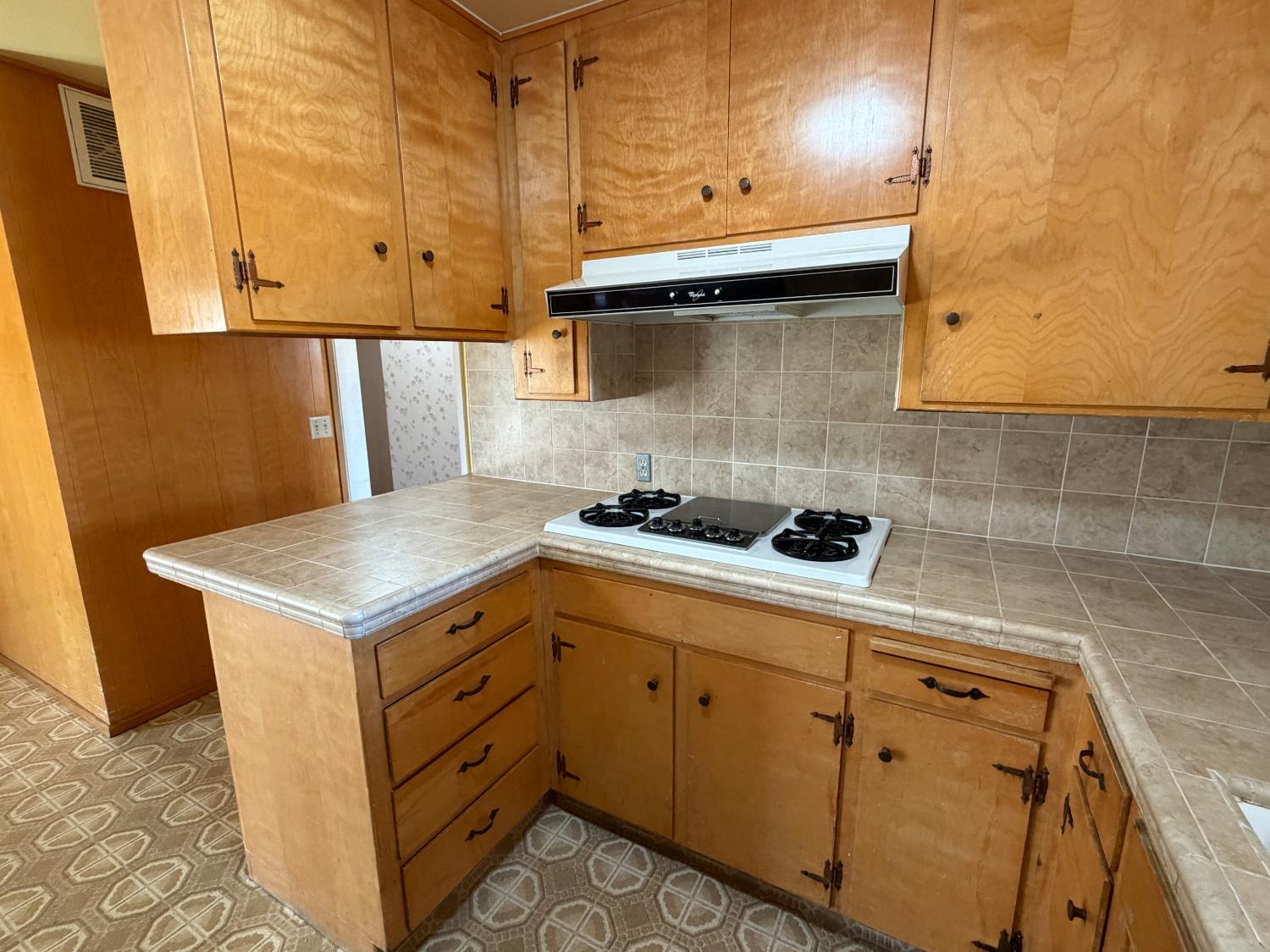 108 N 6th St, Patterson, CA 95363