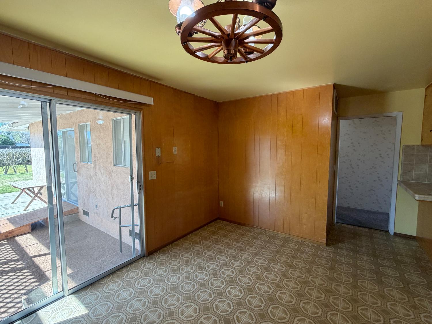 108 N 6th St, Patterson, CA 95363