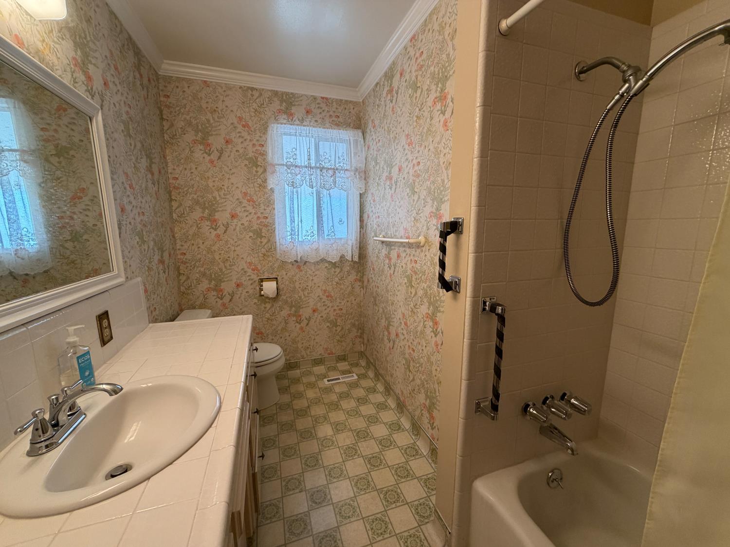 108 N 6th St, Patterson, CA 95363