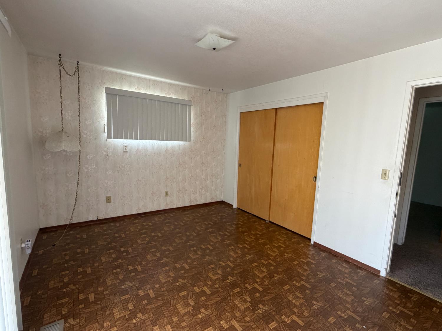 108 N 6th St, Patterson, CA 95363