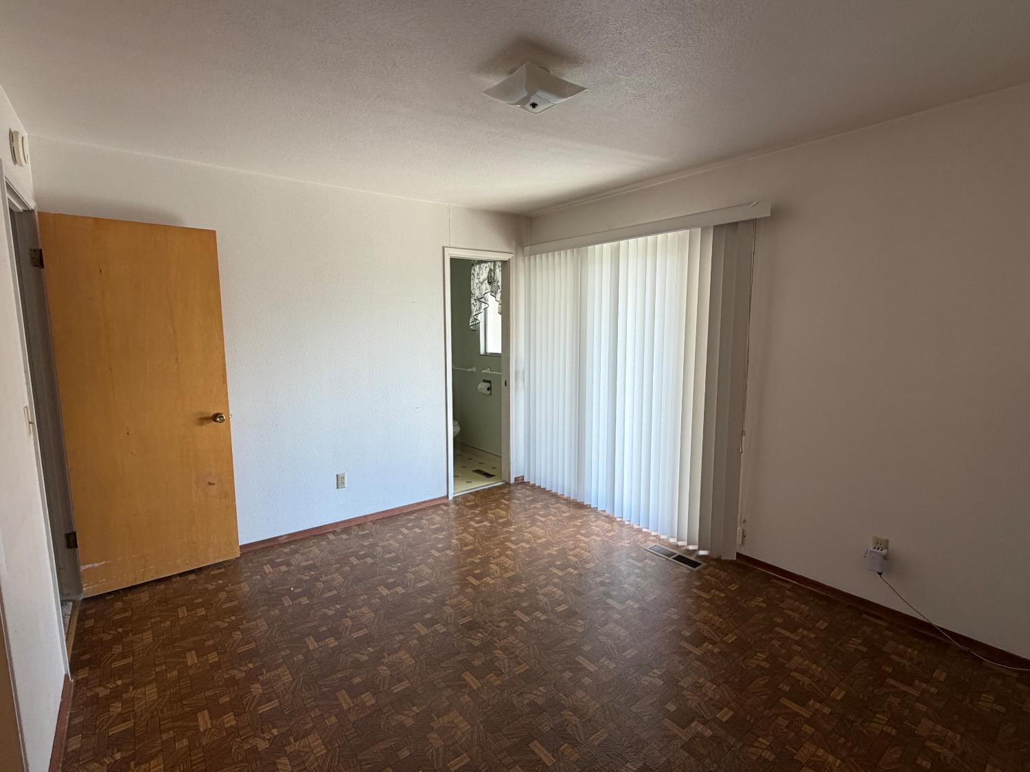 108 N 6th St, Patterson, CA 95363