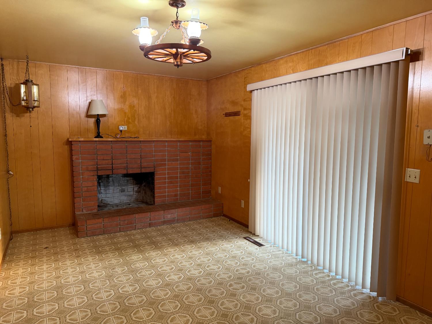 108 N 6th St, Patterson, CA 95363