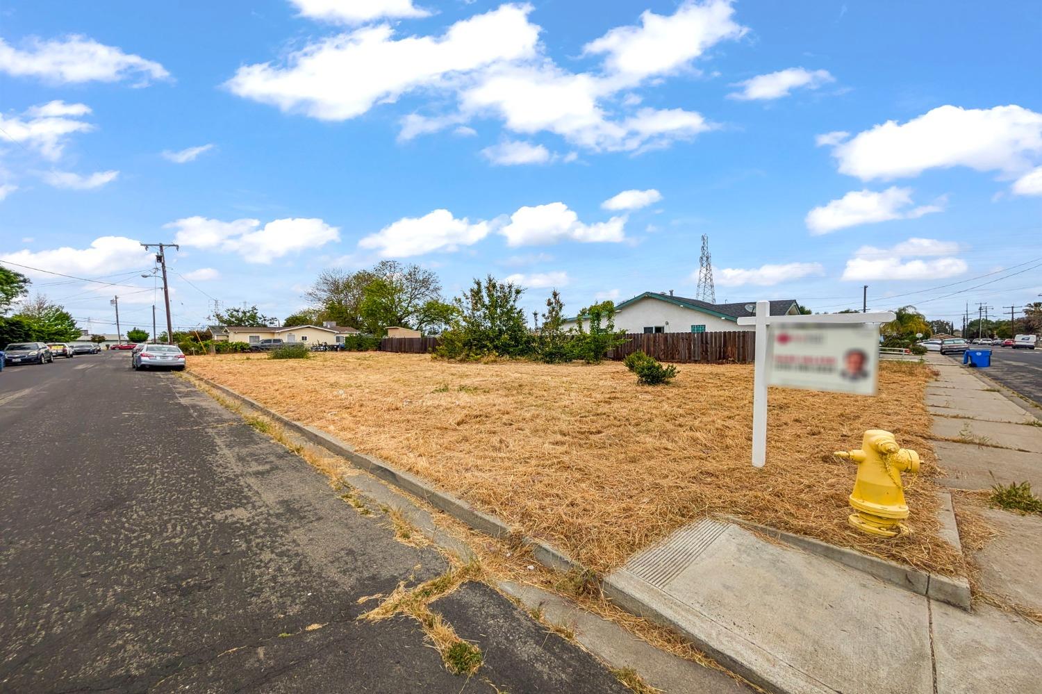 119 Almond Ave, Manteca, CA 95337