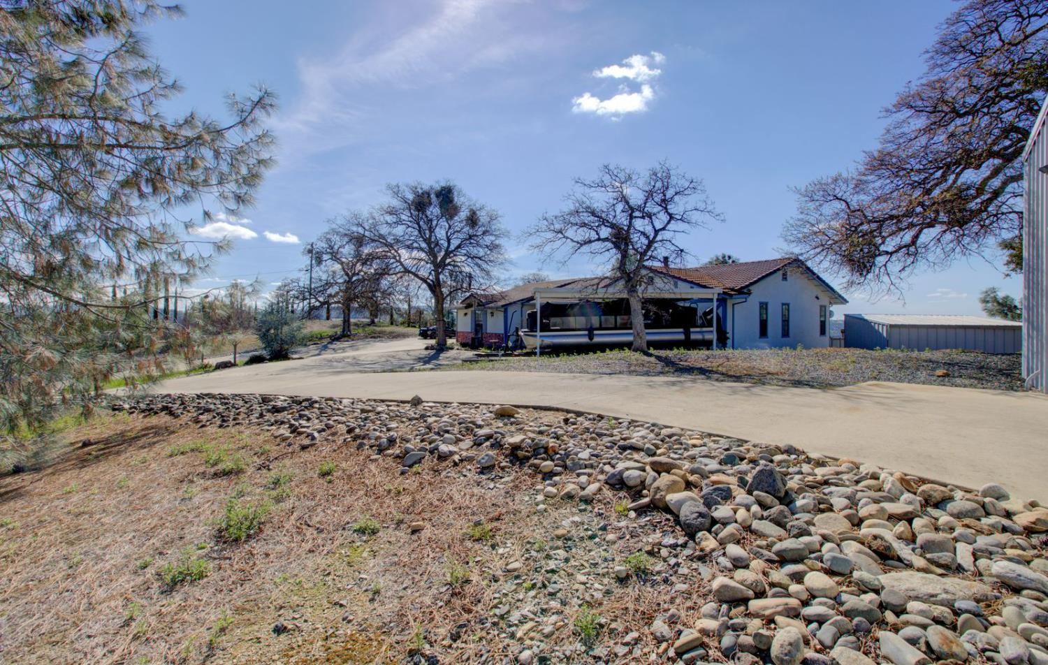 13866 Cedro Ct, La Grange, CA 95329