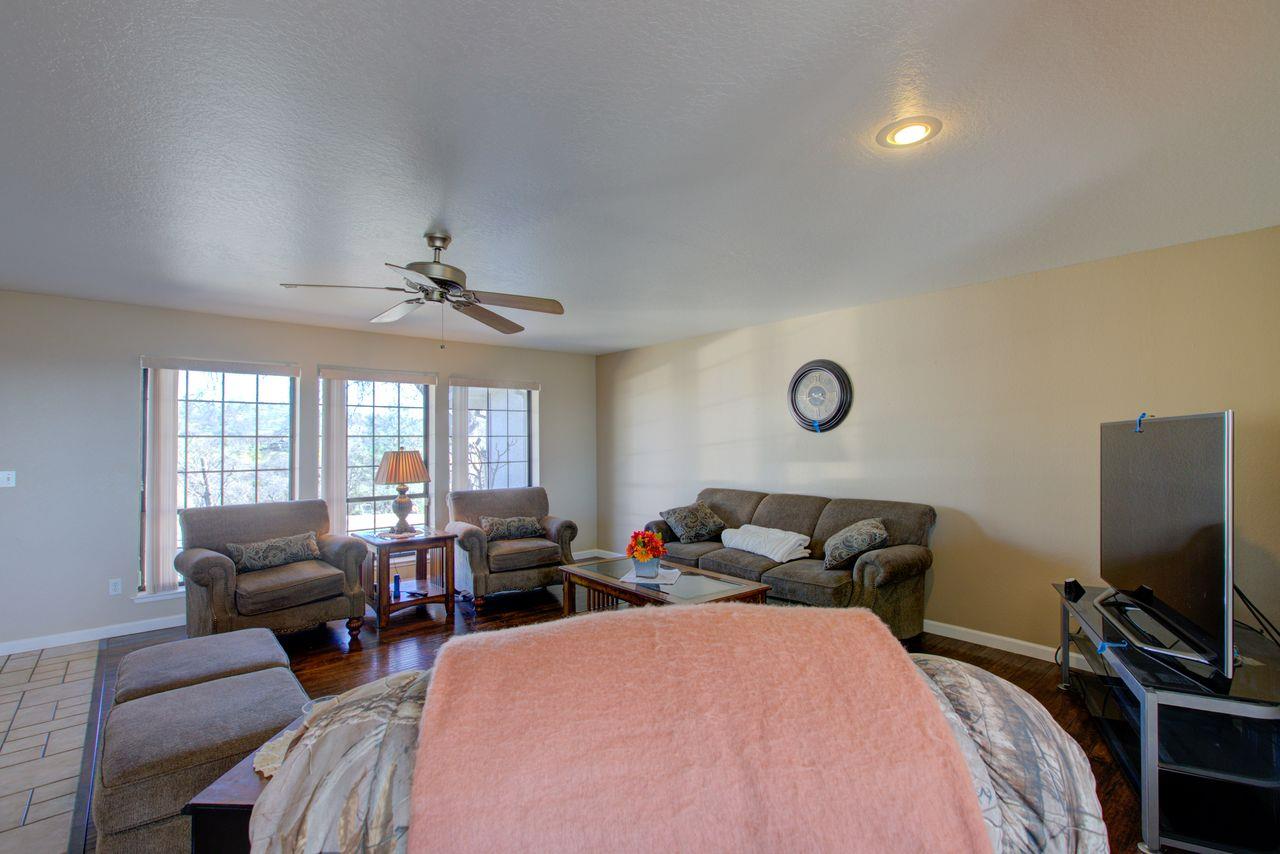 13866 Cedro Ct, La Grange, CA 95329