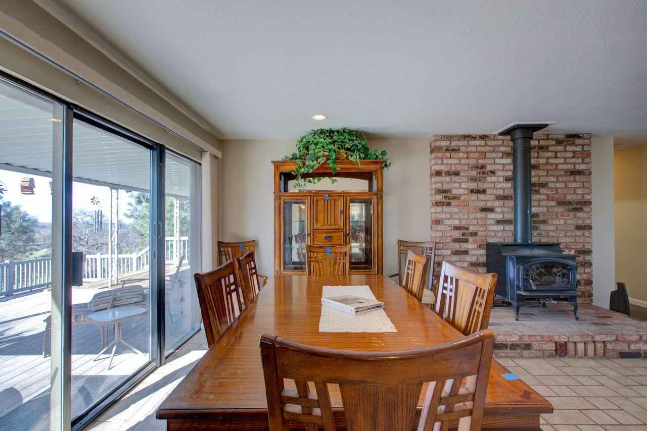 13866 Cedro Ct, La Grange, CA 95329