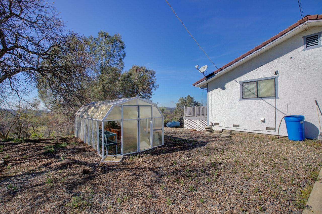 13866 Cedro Ct, La Grange, CA 95329