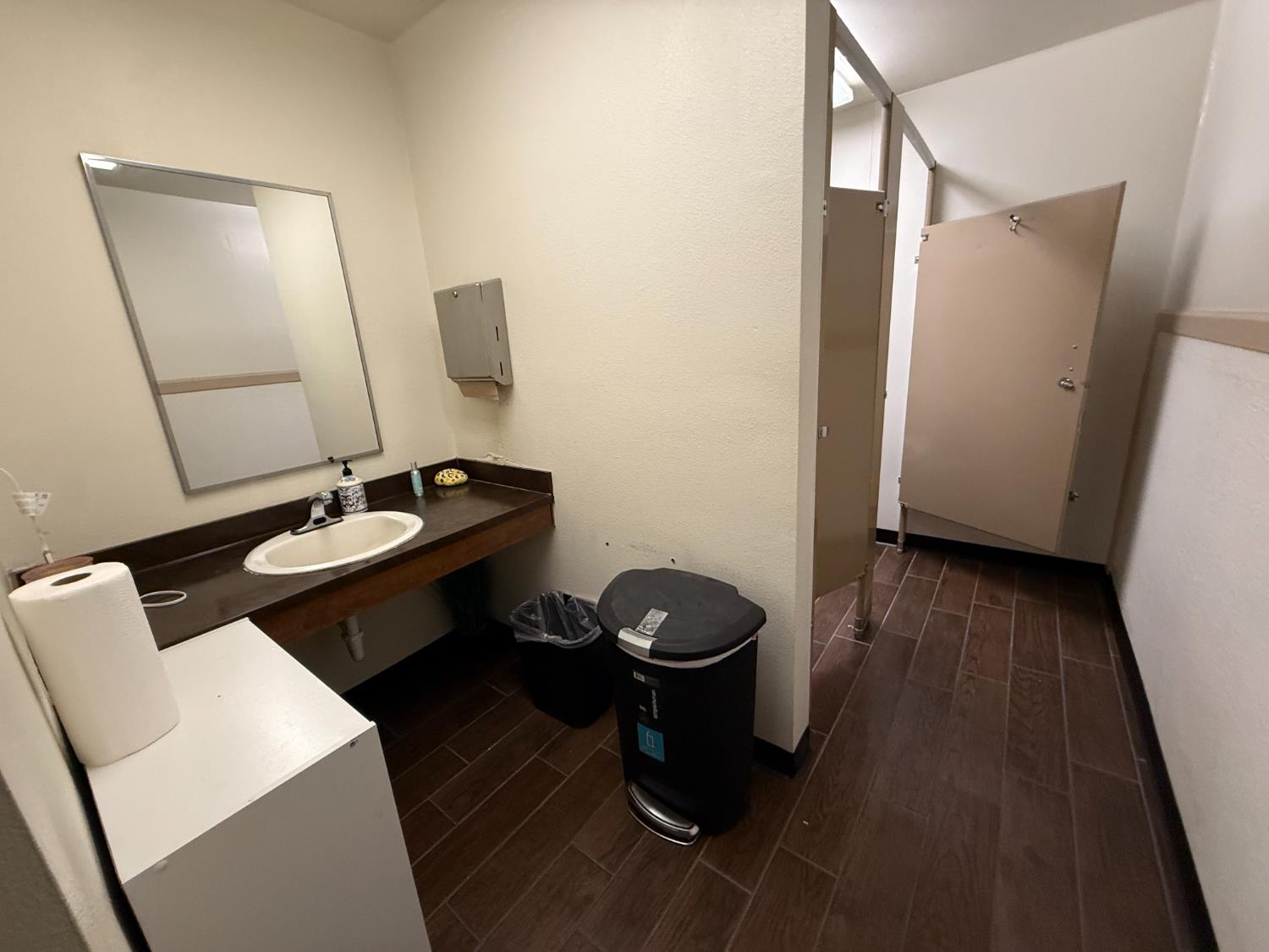 1155 E Pacheco Blvd, Los Banos, CA 93635