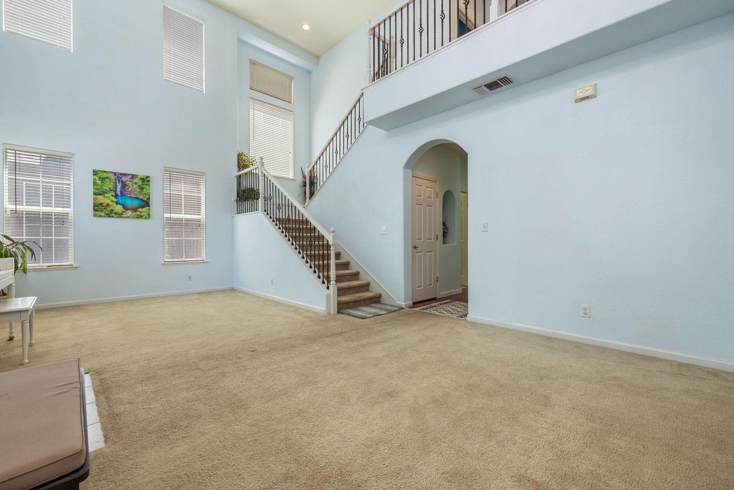 5831 Alton Ct, Riverbank, CA 95367