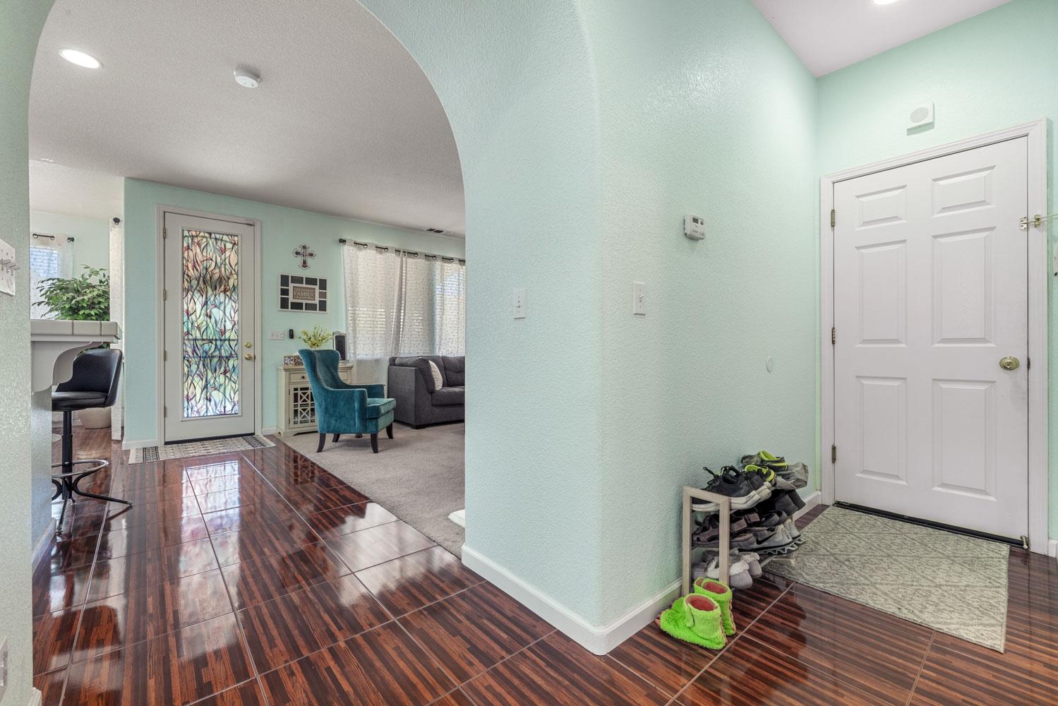 5831 Alton Ct, Riverbank, CA 95367