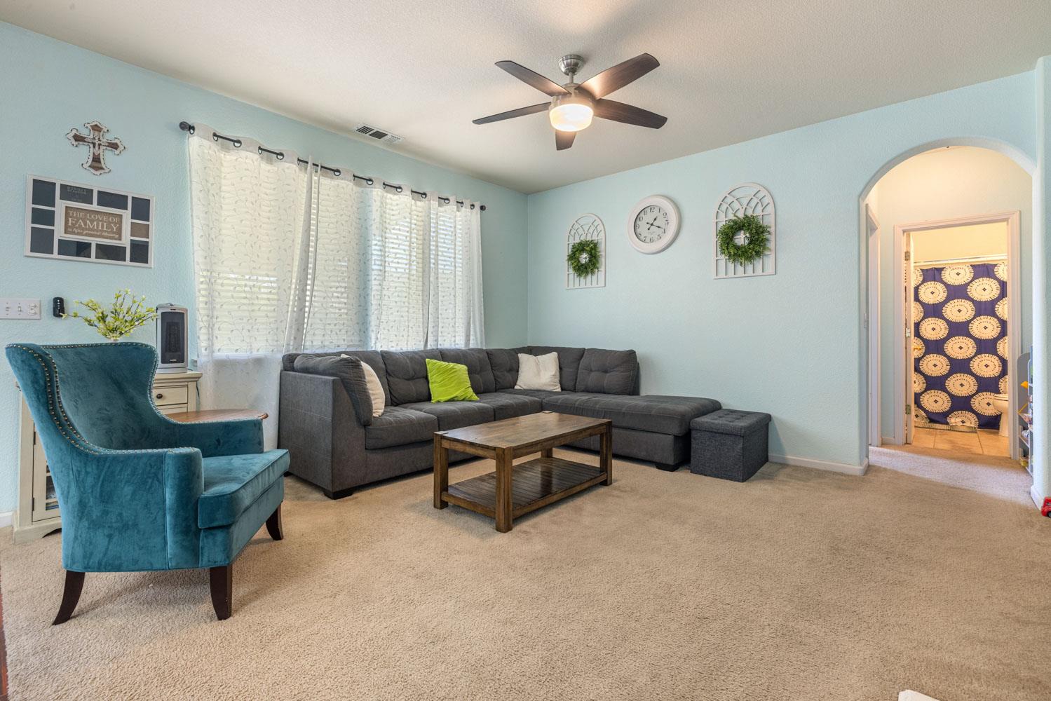 5831 Alton Ct, Riverbank, CA 95367