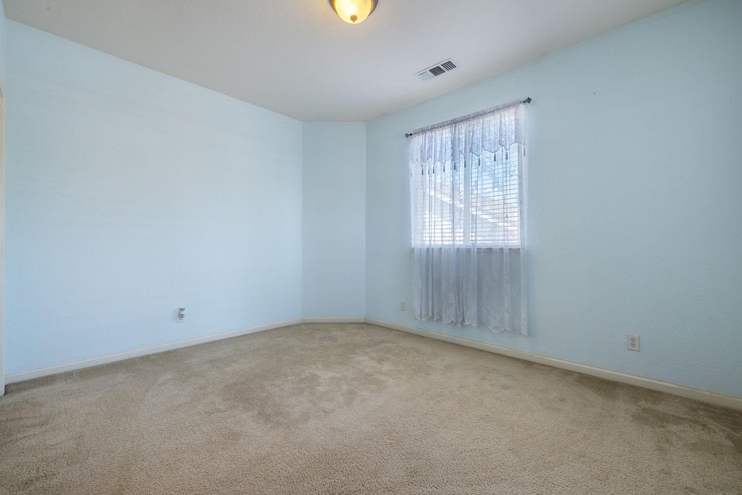 5831 Alton Ct, Riverbank, CA 95367