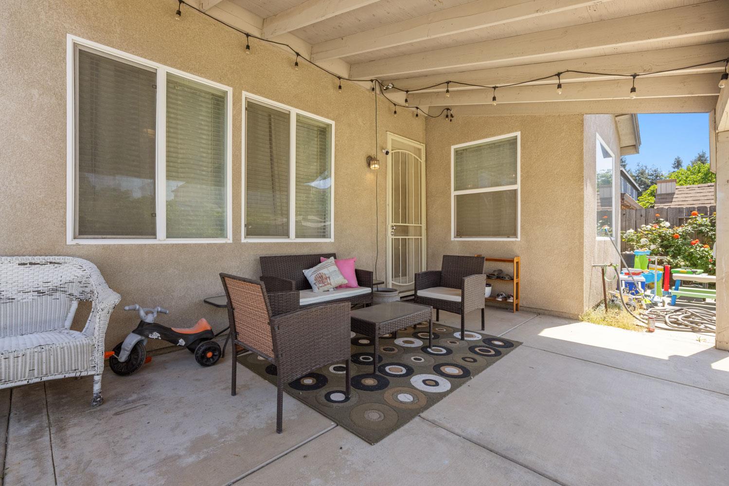 5831 Alton Ct, Riverbank, CA 95367