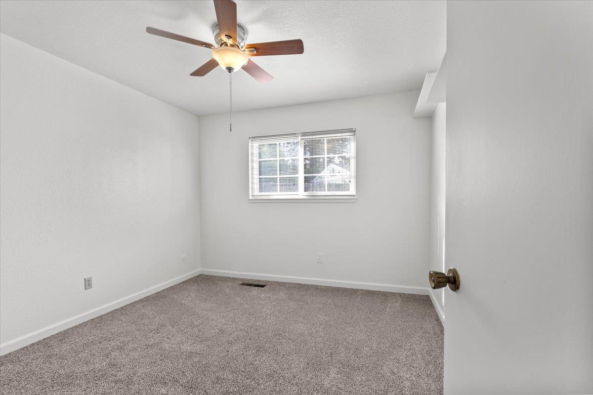 3913 Hillsboro Ct, Modesto, CA 95356