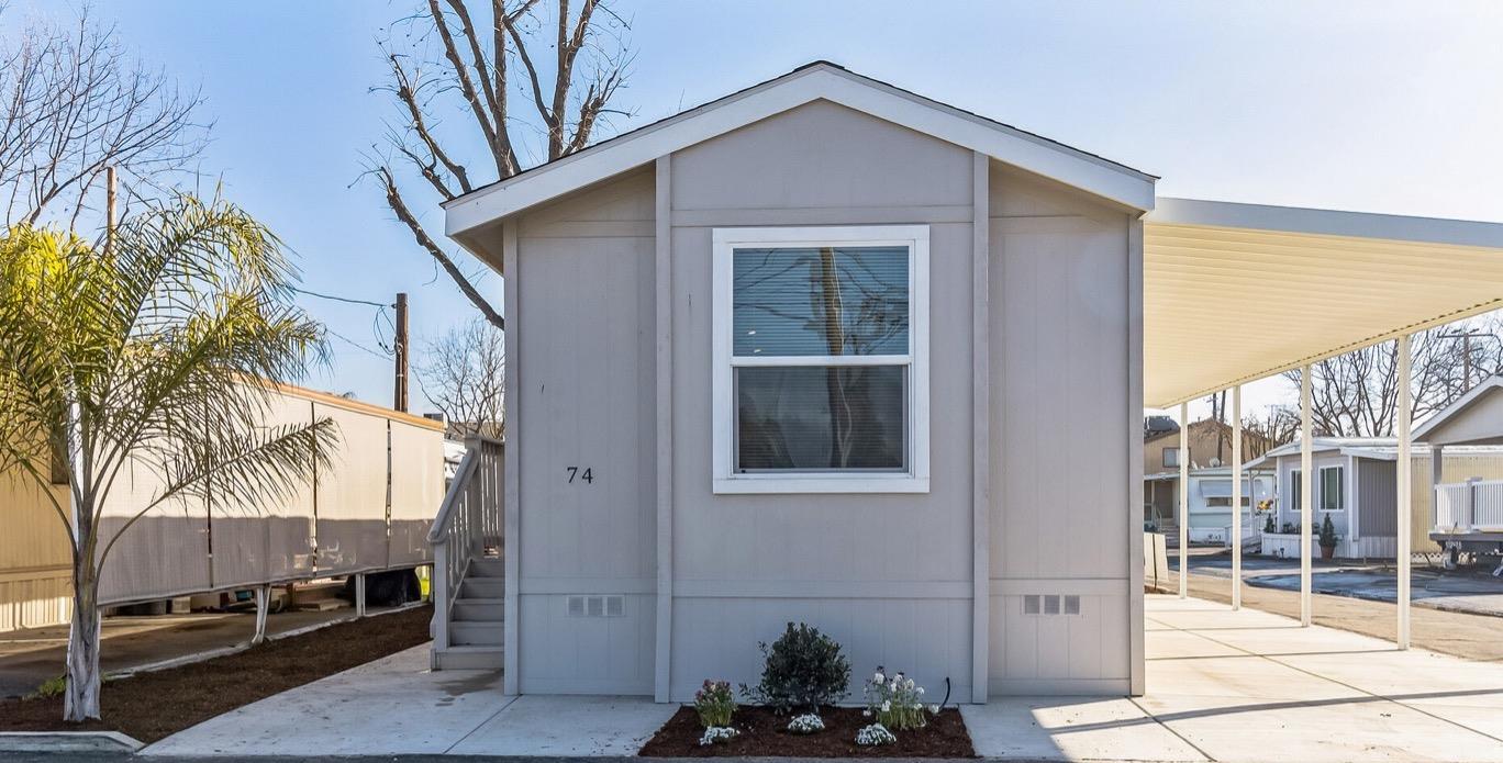 820 S Chinowth St. #74, Visalia, CA 93277