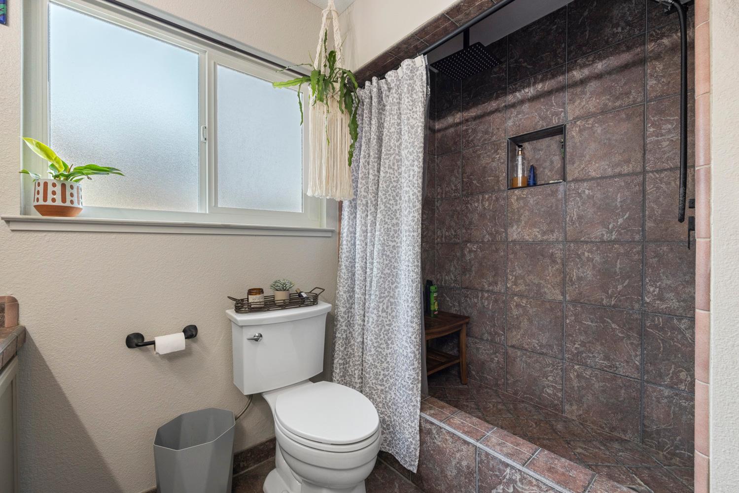 8686 Onyx Ct, Hilmar, CA 95324