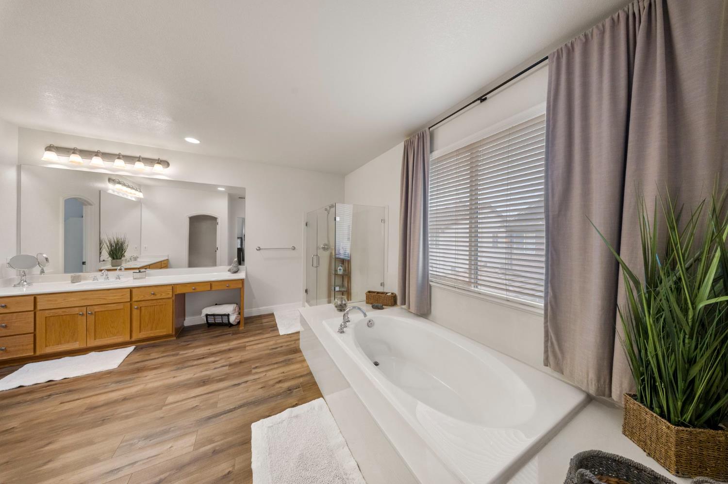 4021 Calais Ct, Modesto, CA 95356