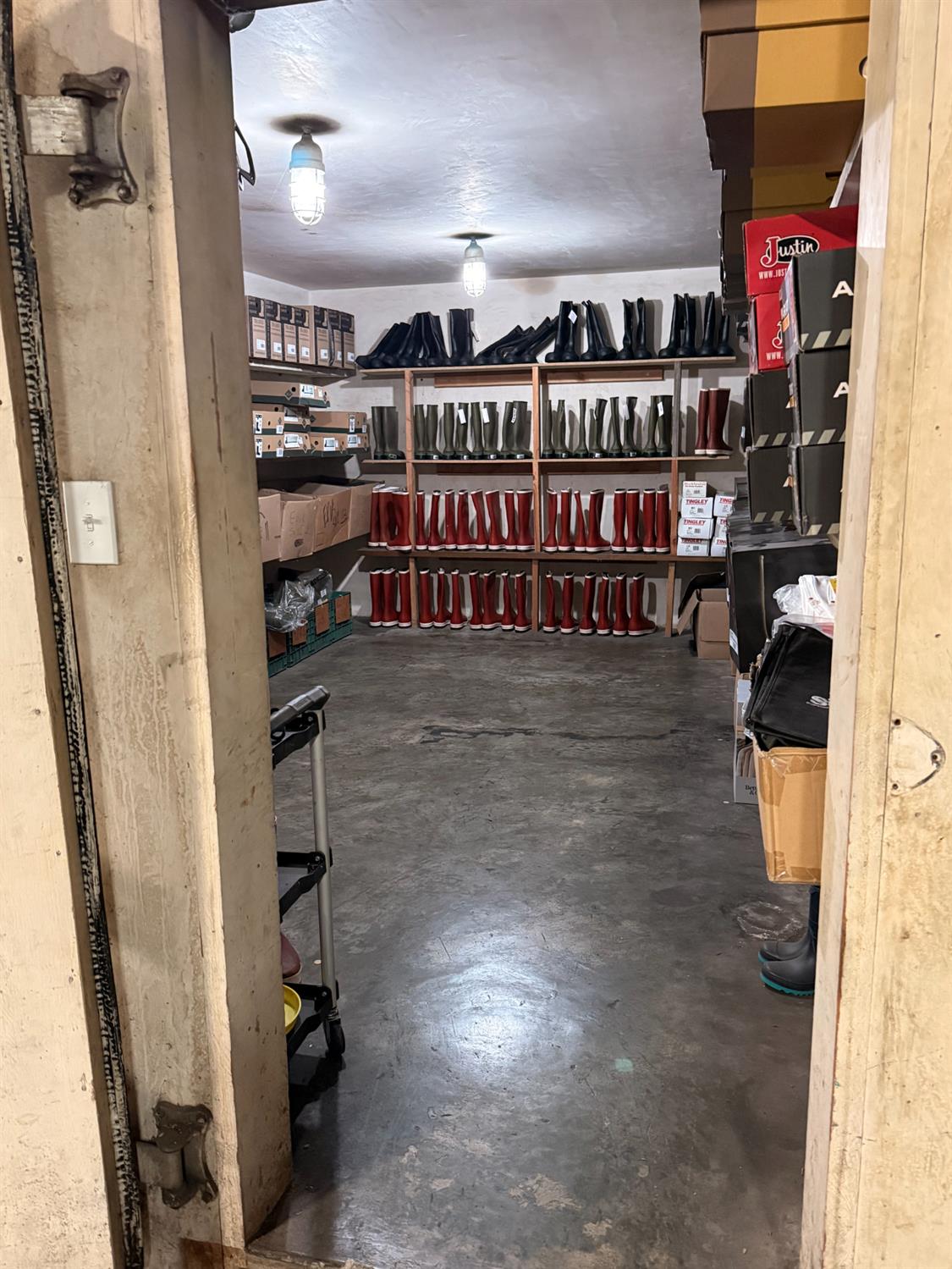 1160 G St, Los Banos, CA 93635