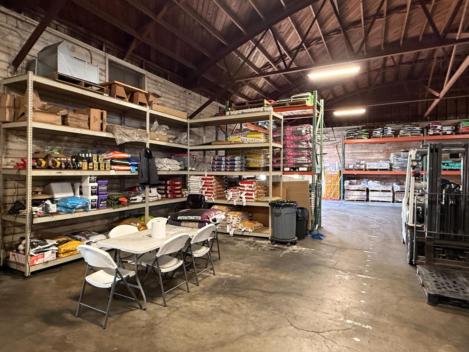 1160 G St, Los Banos, CA 93635