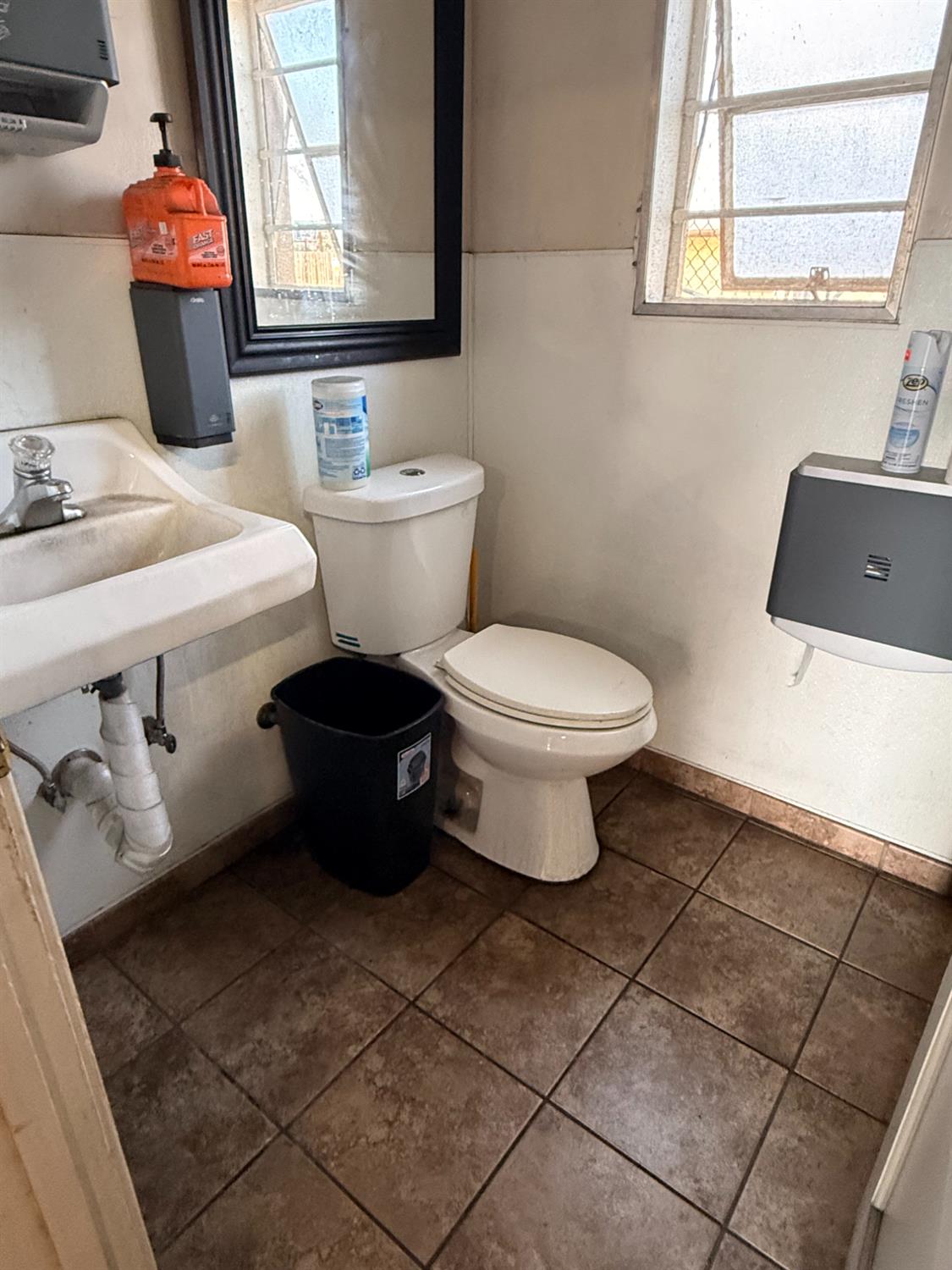 1160 G St, Los Banos, CA 93635