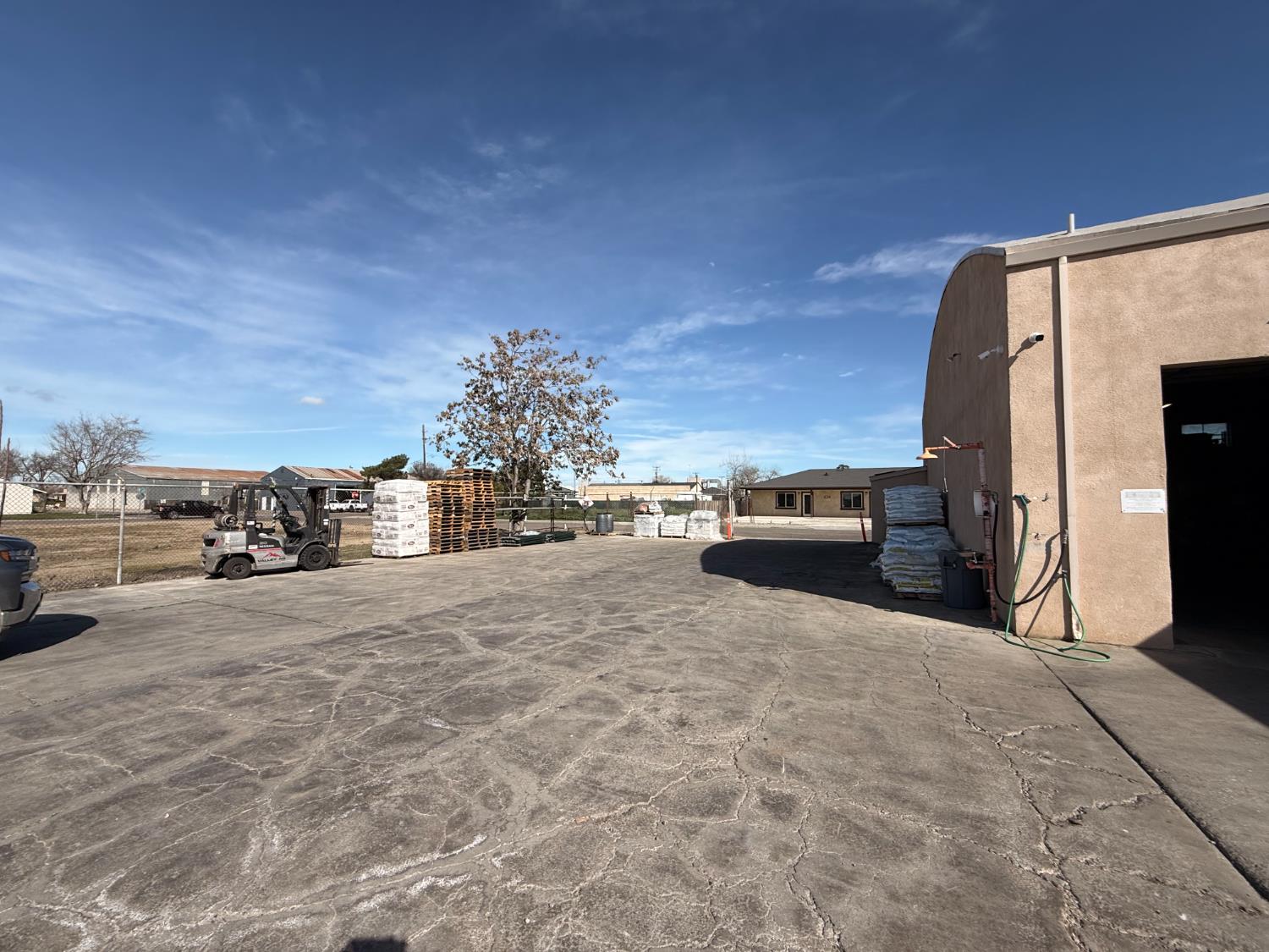 1160 G St, Los Banos, CA 93635