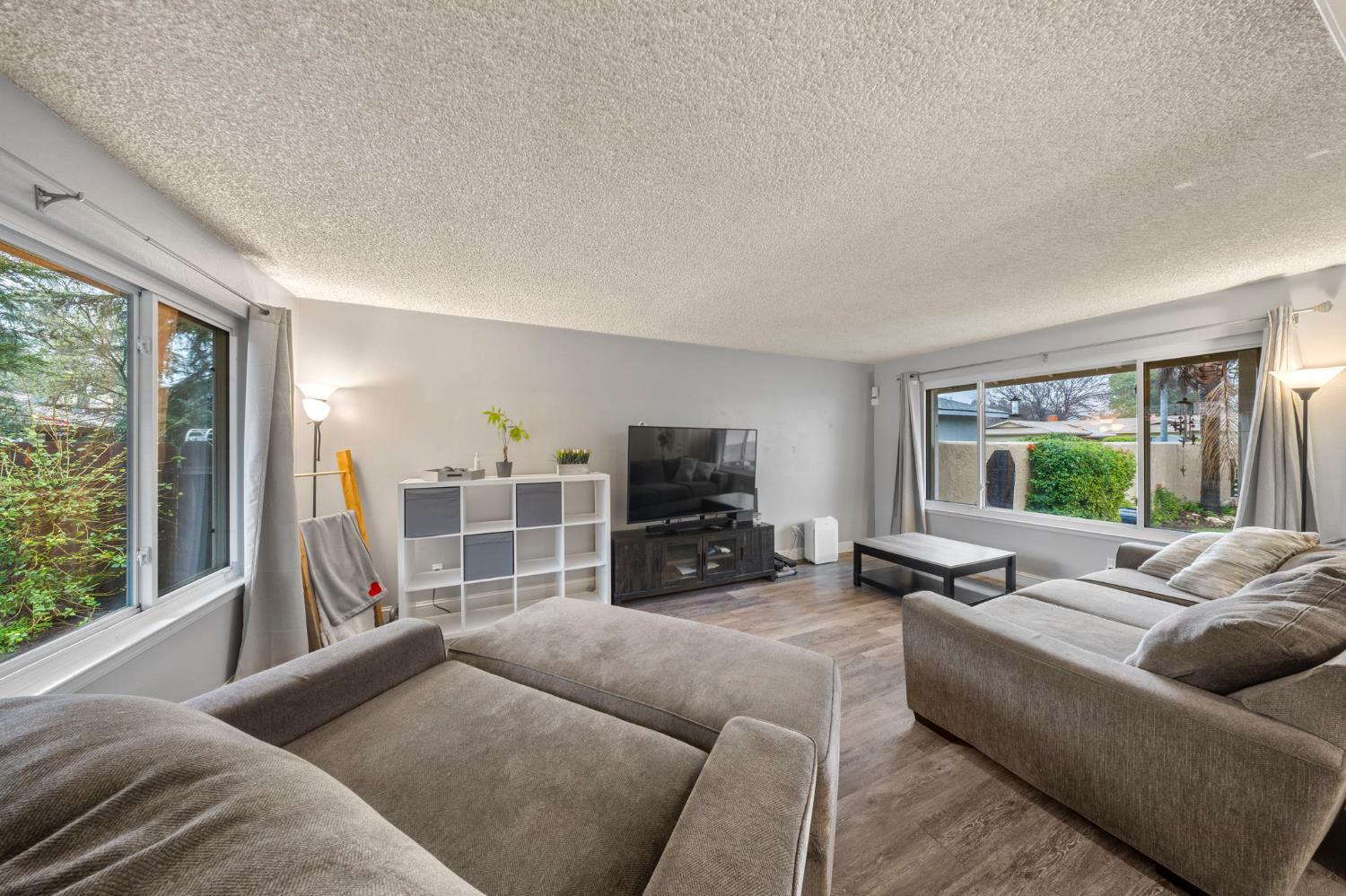 1313 Sharonwood Dr, Modesto, CA 95355