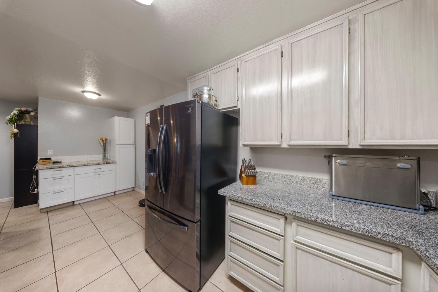 1313 Sharonwood Dr, Modesto, CA 95355