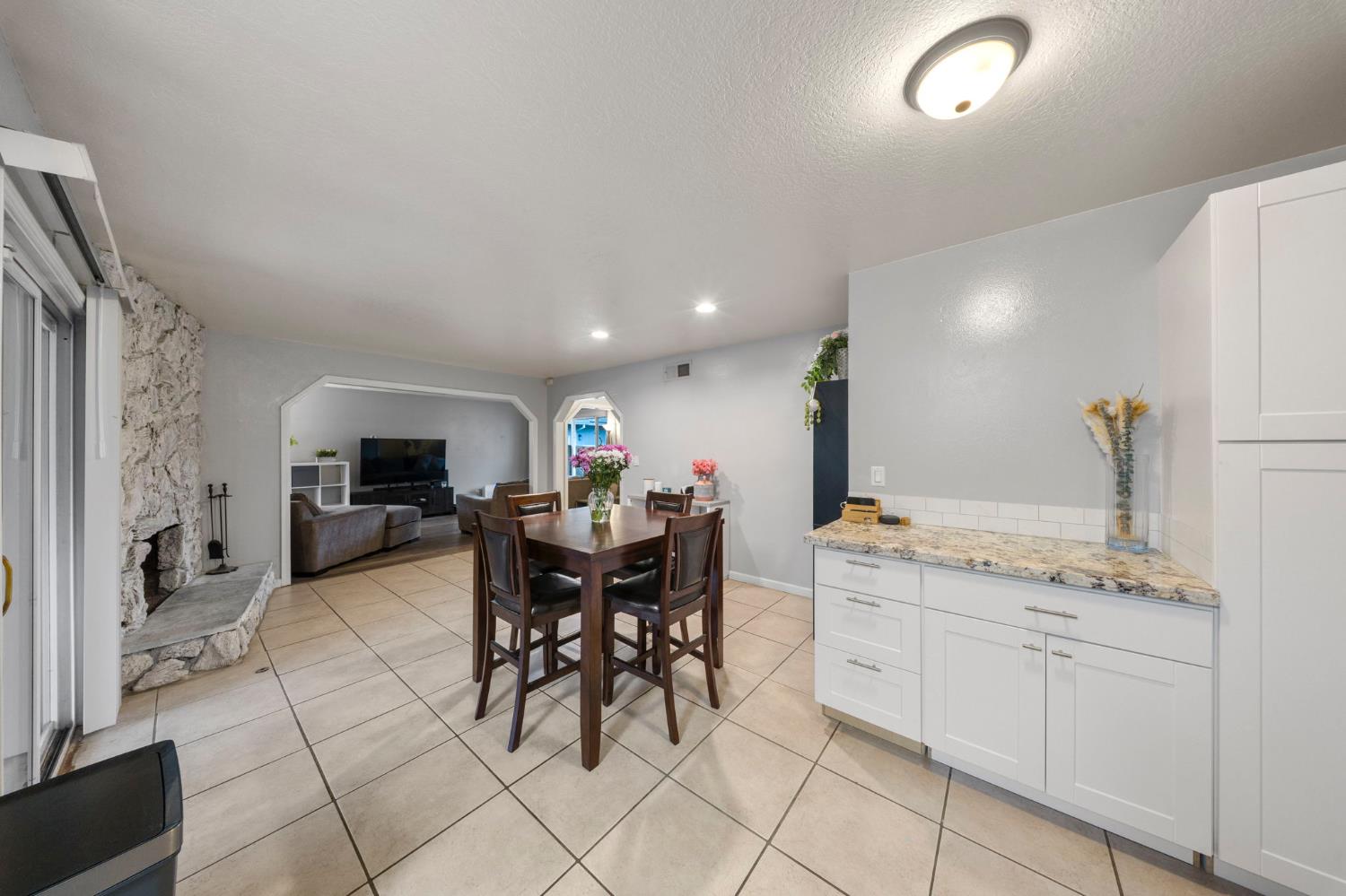 1313 Sharonwood Dr, Modesto, CA 95355