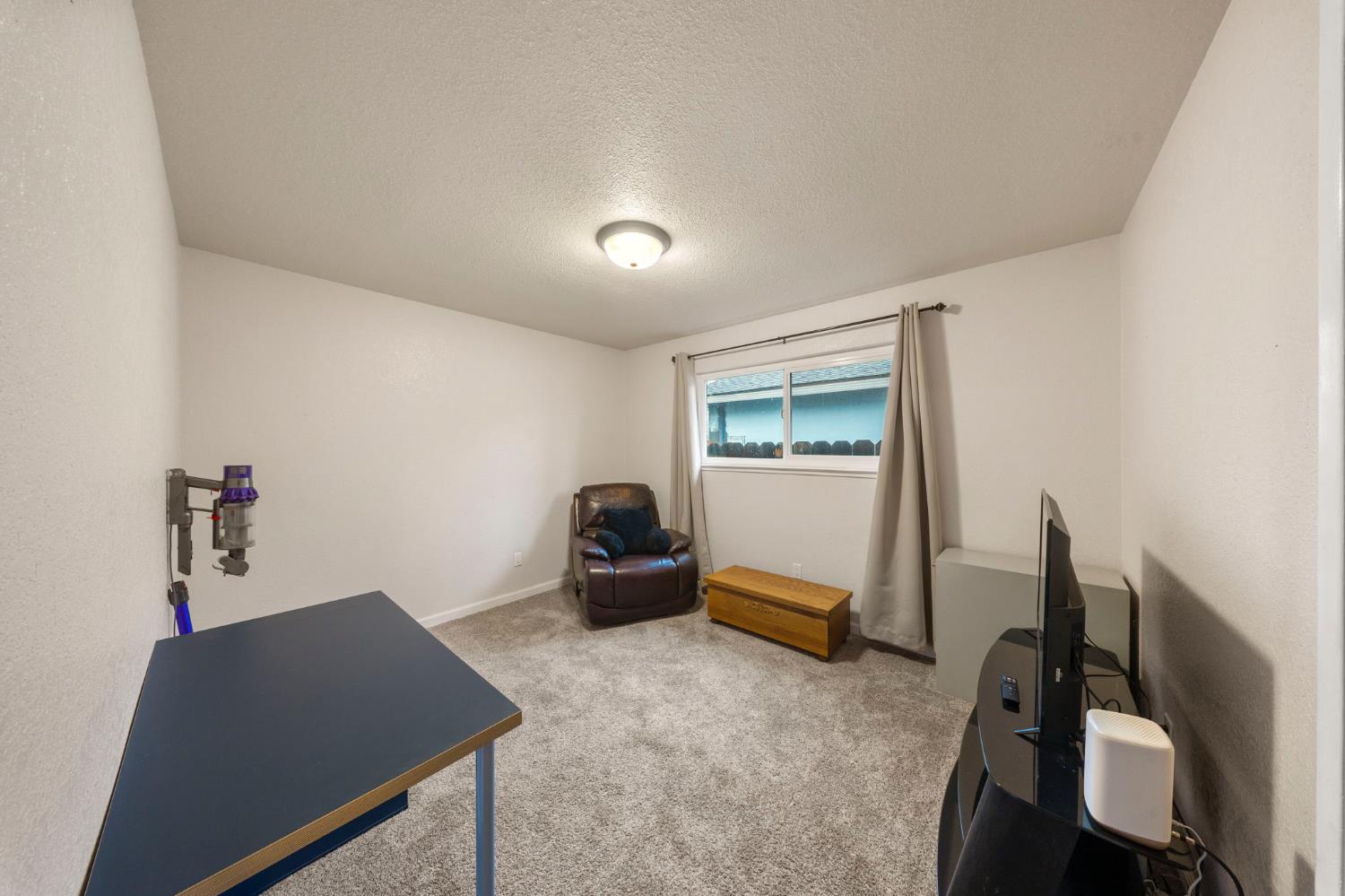 1313 Sharonwood Dr, Modesto, CA 95355