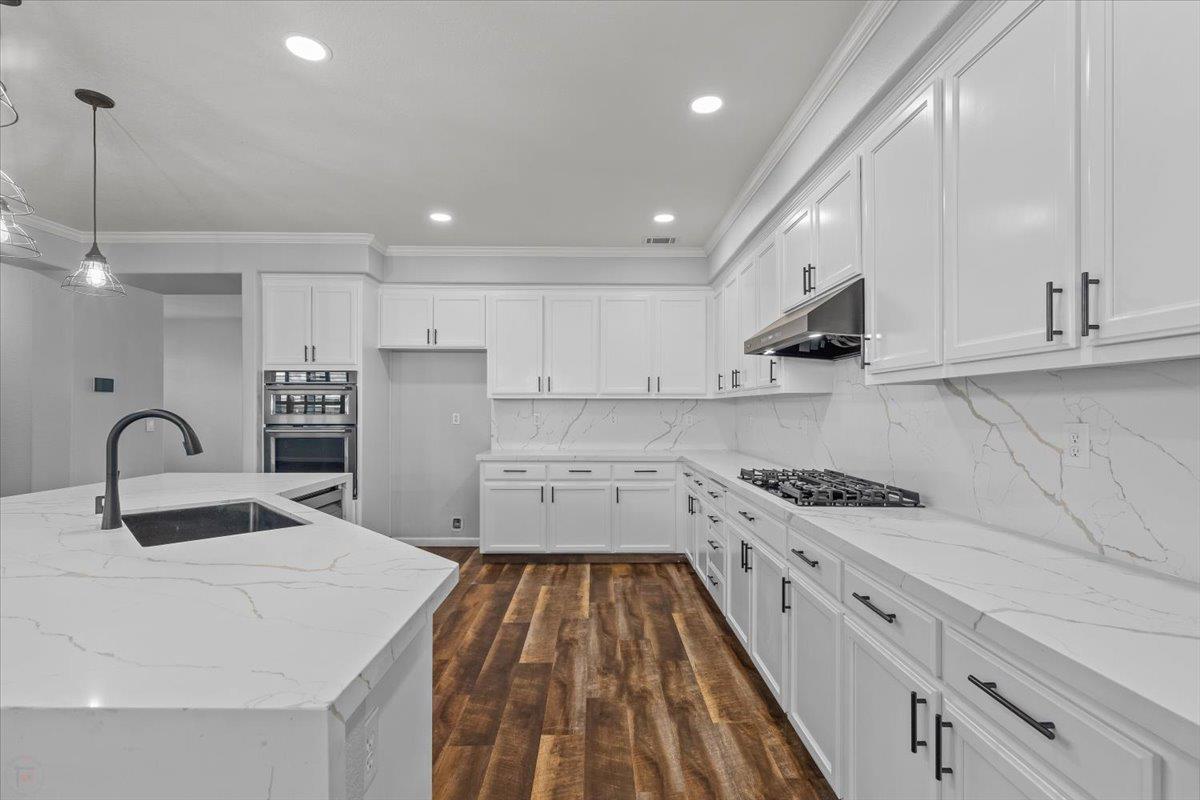 1766 Churchill Downs Cir, Oakdale, CA 95361