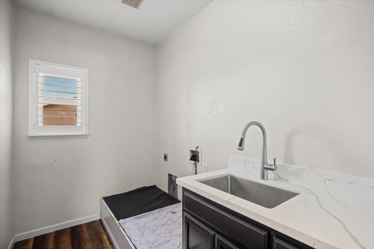 1766 Churchill Downs Cir, Oakdale, CA 95361