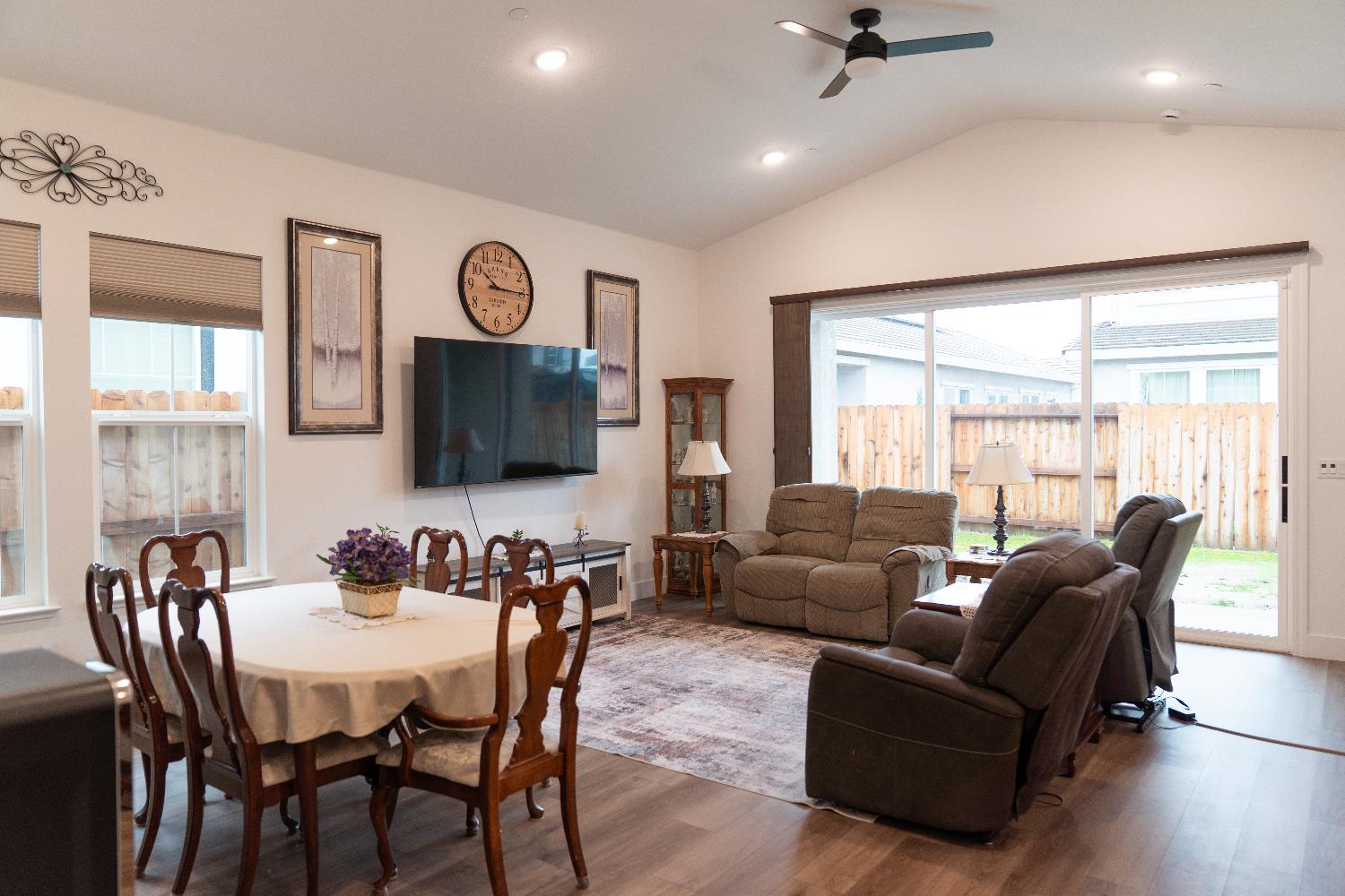 2039 Carmel Ranch Cir, Oakdale, CA 95361