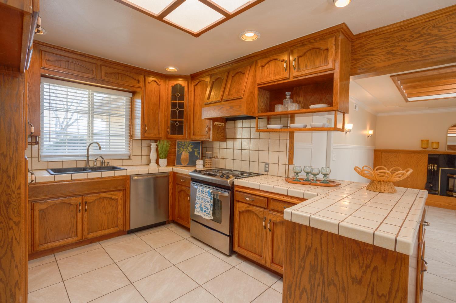 544 Seminole Dr, Merced, CA 95340