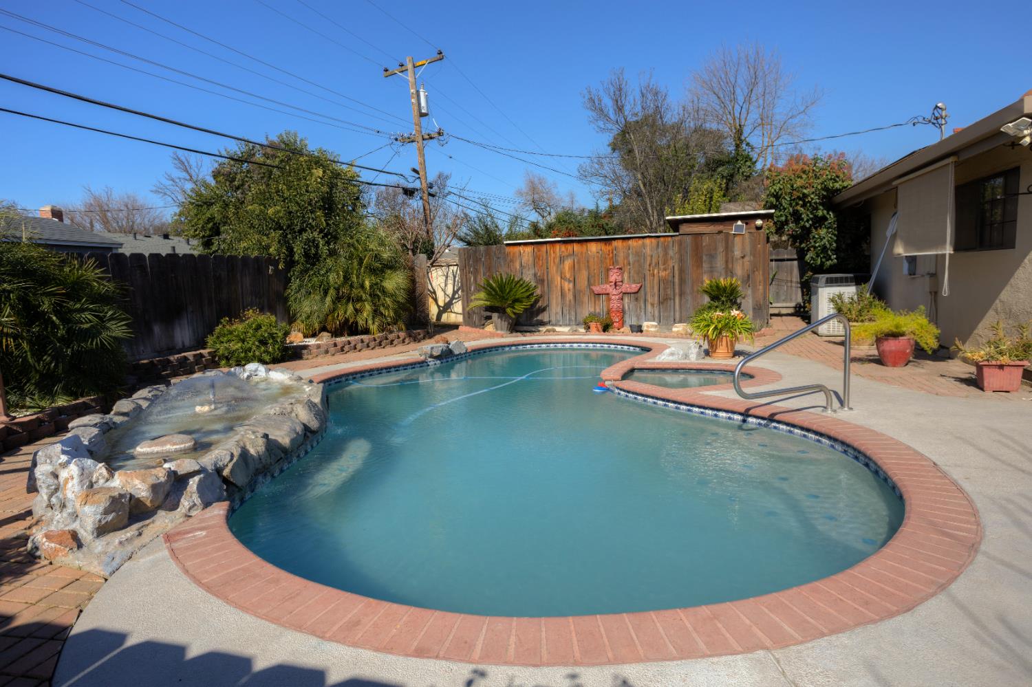 544 Seminole Dr, Merced, CA 95340