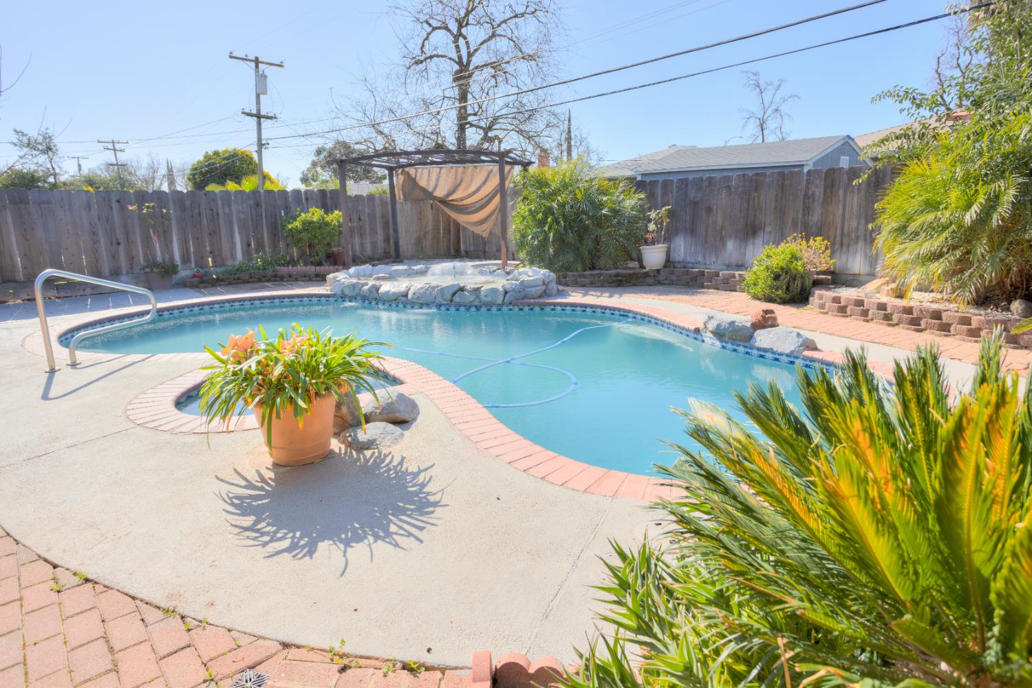 544 Seminole Dr, Merced, CA 95340