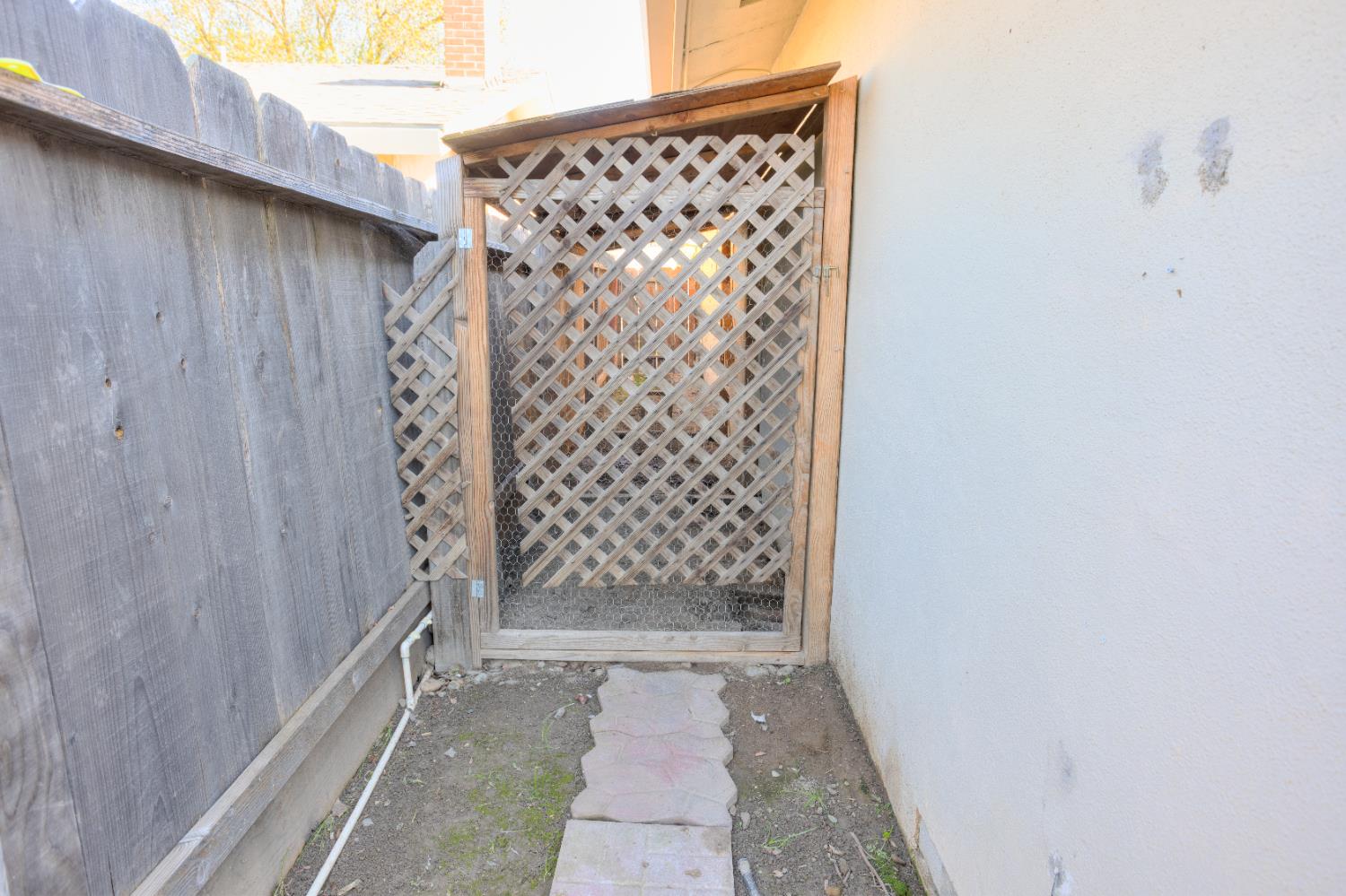 544 Seminole Dr, Merced, CA 95340