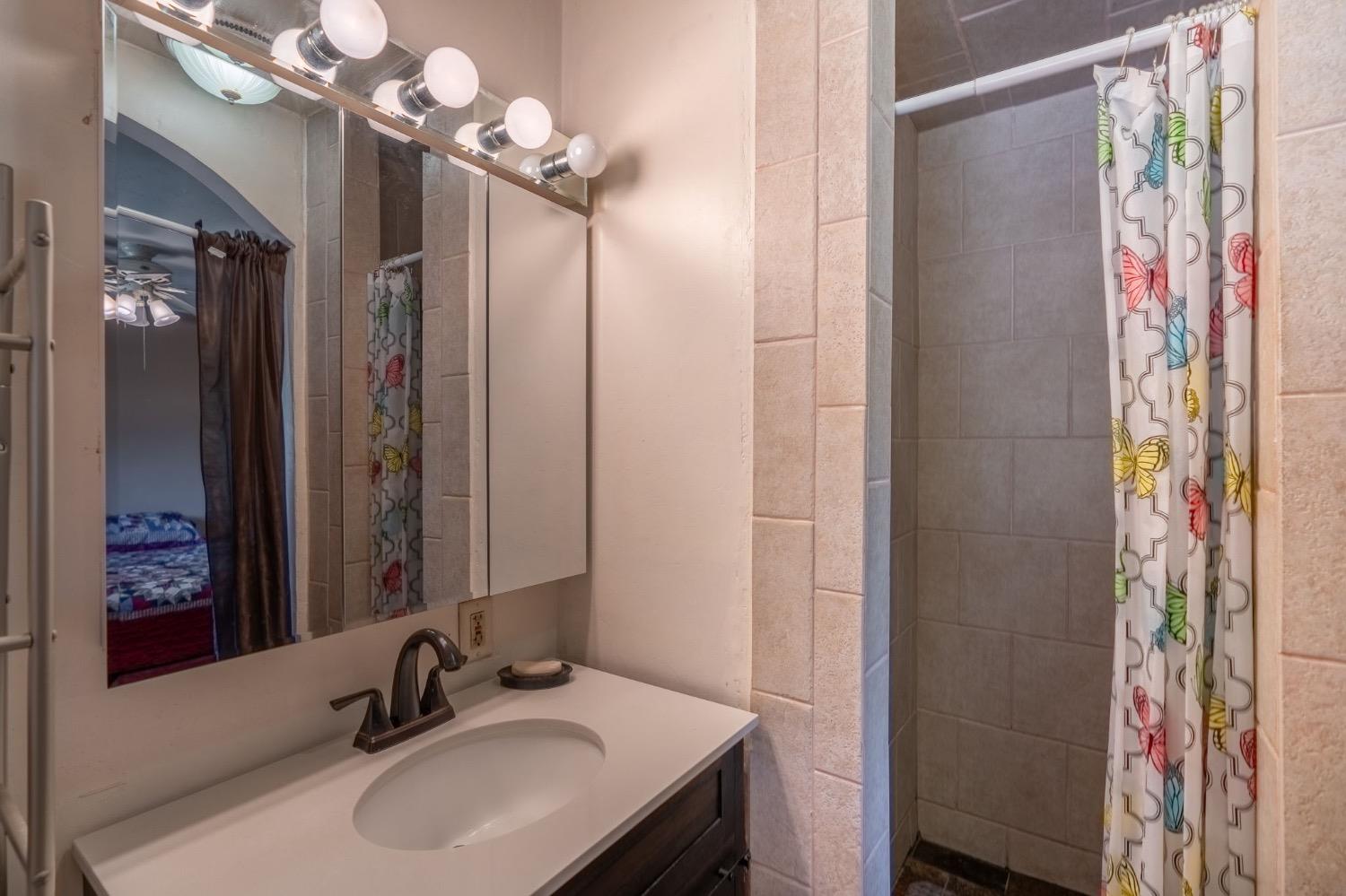 1329 Schulenberg Ave, Modesto, CA 95350